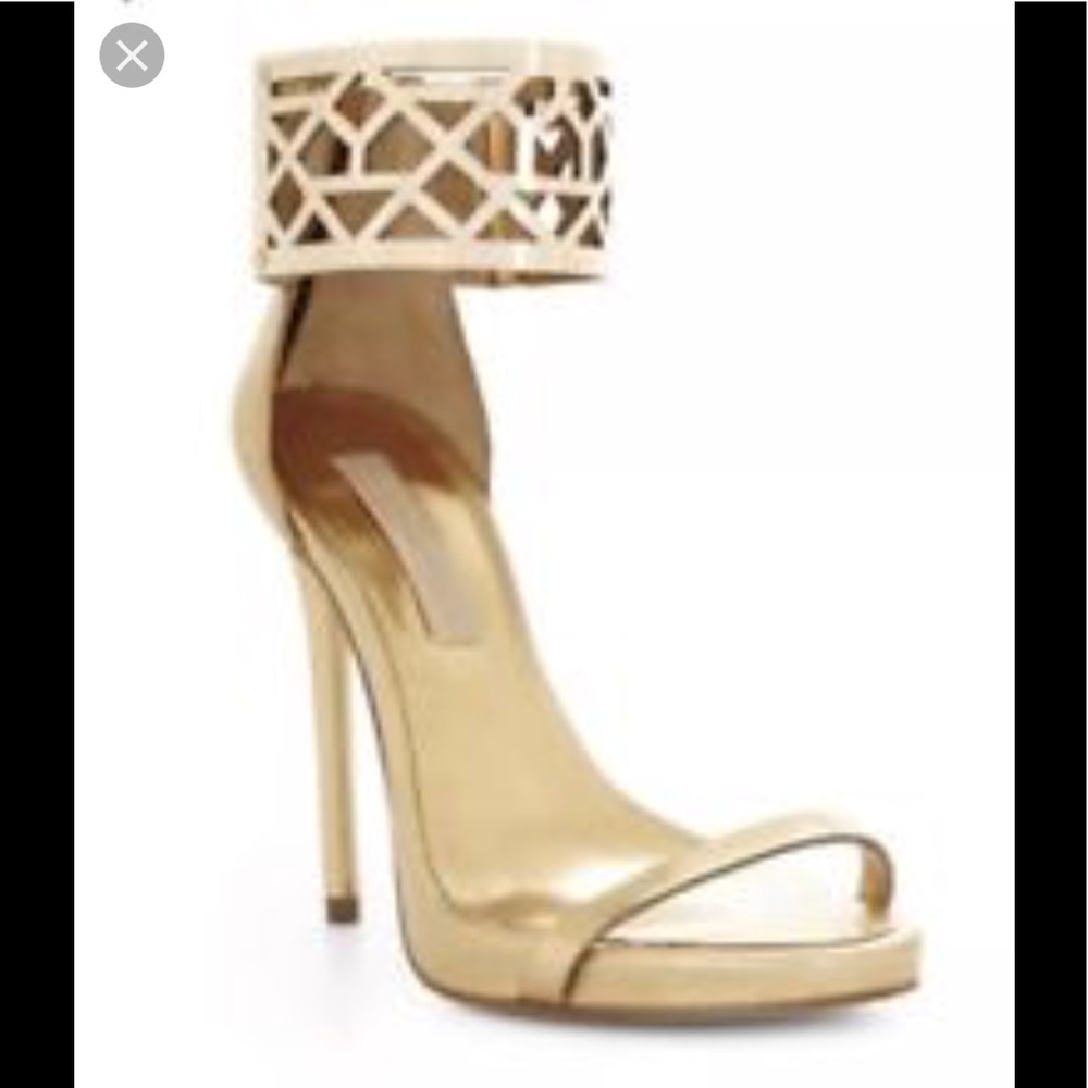 BCBG MAXazira Estie gold  cage sandal size 10